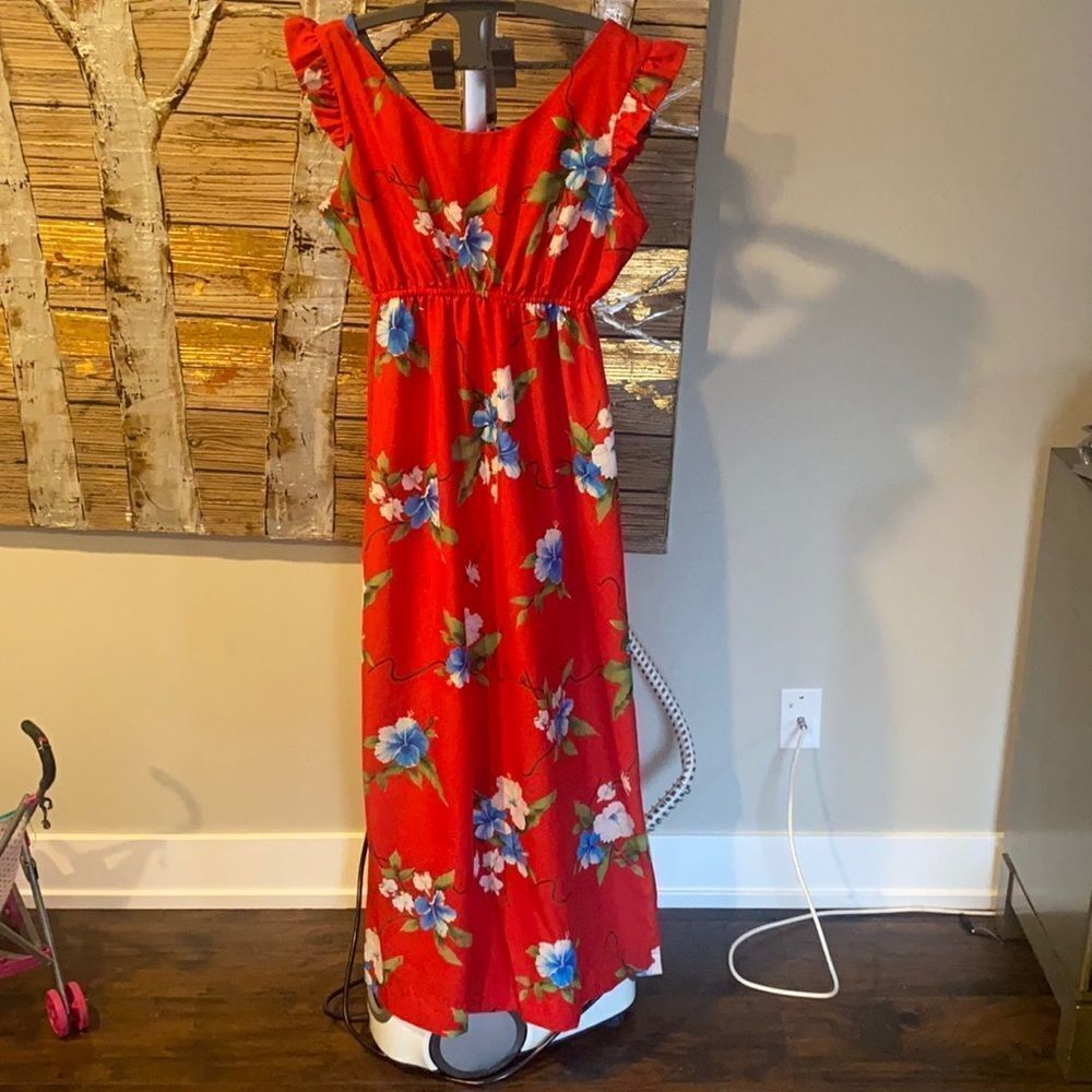 hibiscus flowers.Β Fromβthe 60s/70s from brand Hukilau Fashion in Honolulu sizeβM
